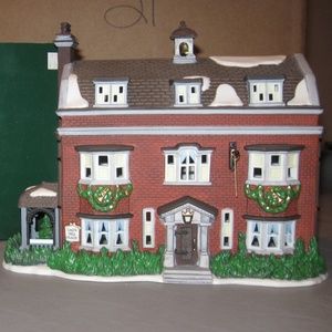 Dickens' Village Gad's Hill Place - Limited To Year of Production